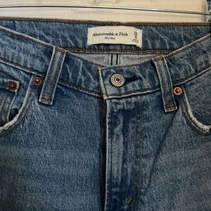 Abercrombie & Fitch Mid Rise Straight Leg Jeans - Blue